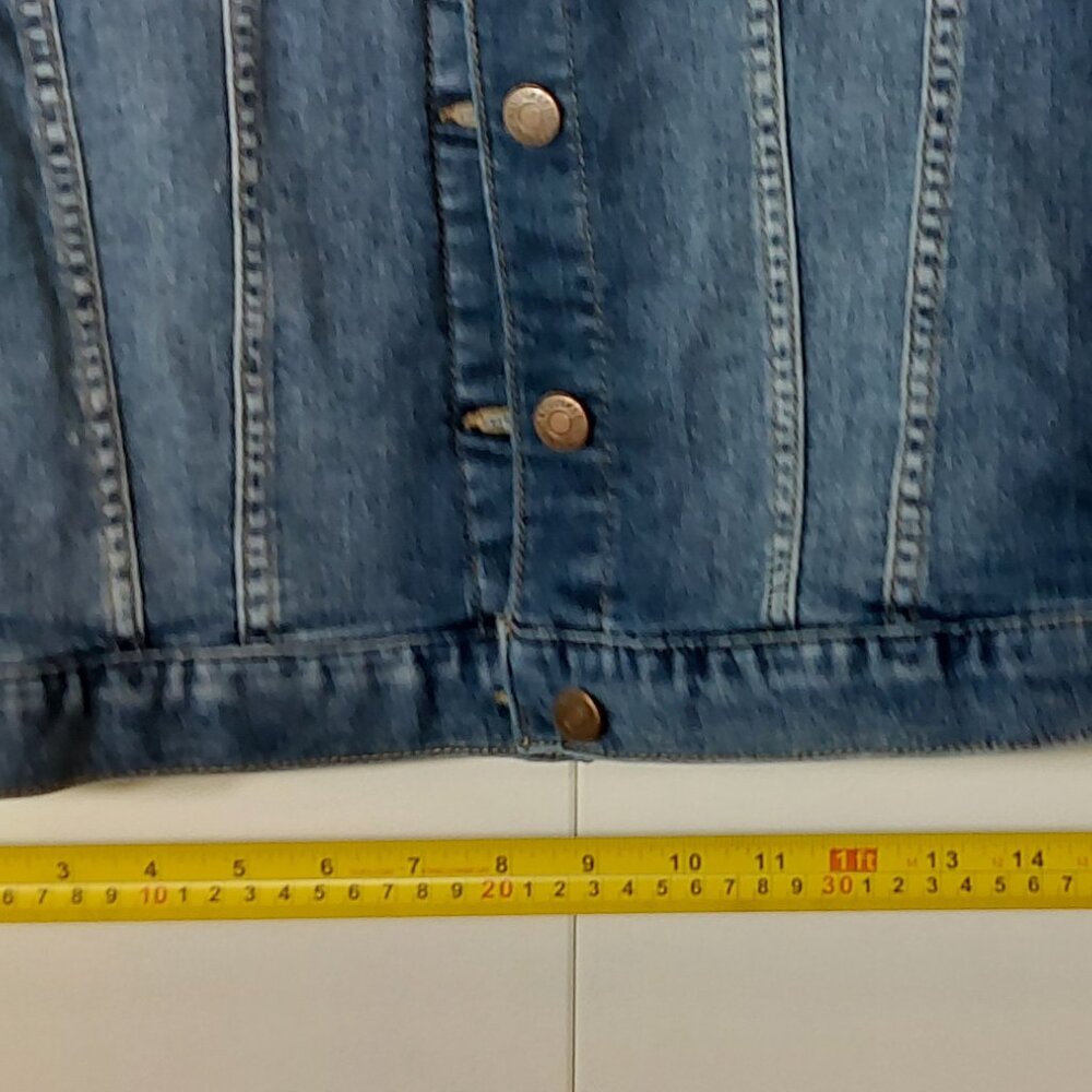 Blue Wash Denim Jean Jacket by Calvin Klein Size Large - Picture 5 of 6